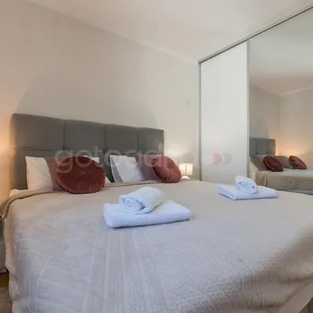 Luxury Sea View Wald Apartment