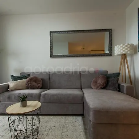 Luxury Sea View Wald Apartment