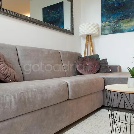 Luxury Sea View Wald Apartment