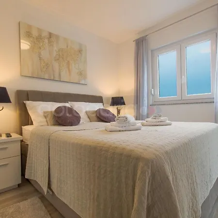 Luxury Sea View Wald Apartment